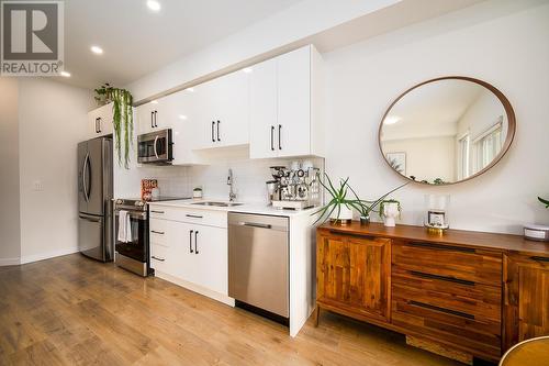 406-1880 Hugh Allan Drive, Kamloops, BC - Indoor Photo Showing Kitchen