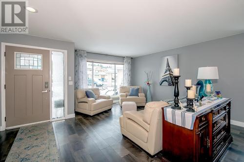 2440 Old Okanagan Highway Unit# 424, West Kelowna, BC - Indoor Photo Showing Living Room