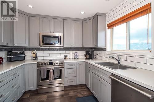 2440 Old Okanagan Highway Unit# 424, West Kelowna, BC - Indoor Photo Showing Kitchen With Double Sink With Upgraded Kitchen