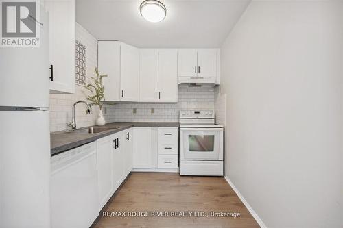 44 - 1133 Ritson Road N, Oshawa (Centennial), ON - Indoor Photo Showing Kitchen