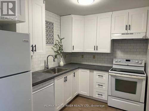 44 - 1133 Ritson Road N, Oshawa (Centennial), ON - Indoor Photo Showing Kitchen