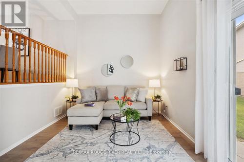 44 - 1133 Ritson Road N, Oshawa (Centennial), ON - Indoor Photo Showing Living Room