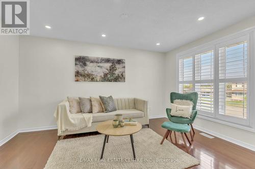 28 Copperfield Drive, Cambridge, ON - Indoor Photo Showing Living Room