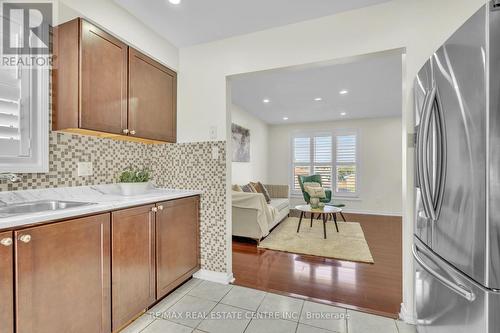 28 Copperfield Drive, Cambridge, ON - Indoor Photo Showing Kitchen