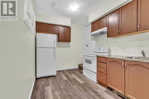 28 Copperfield Drive, Cambridge, ON - Indoor Photo Showing Kitchen