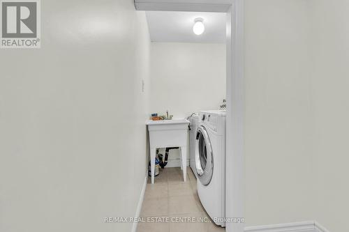 28 Copperfield Drive, Cambridge, ON - Indoor Photo Showing Laundry Room