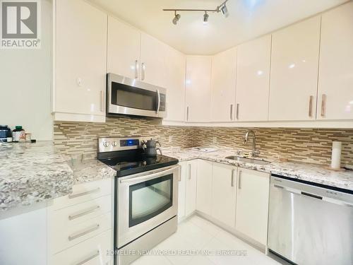 201 - 60 Montclair Avenue, Toronto, ON - Indoor Photo Showing Kitchen With Upgraded Kitchen