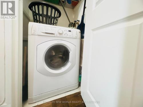 201 - 60 Montclair Avenue, Toronto, ON - Indoor Photo Showing Laundry Room