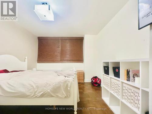 201 - 60 Montclair Avenue, Toronto, ON - Indoor Photo Showing Bedroom