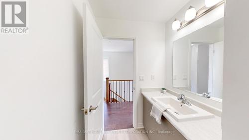 14 Deer Ridge Crescent, Whitby, ON - Indoor Photo Showing Bathroom