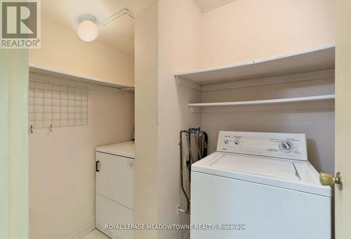 1212 - 121 Ling Road, Toronto, ON - Indoor Photo Showing Laundry Room