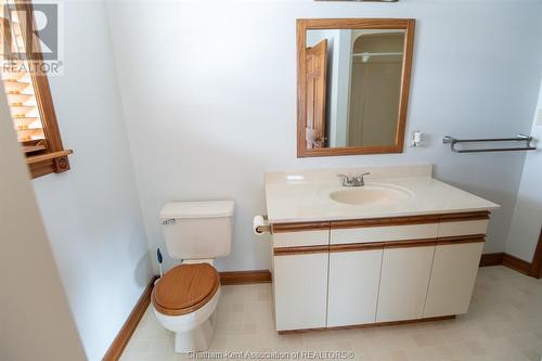 961 Daleview Crescent, Dresden, ON - Indoor Photo Showing Bathroom