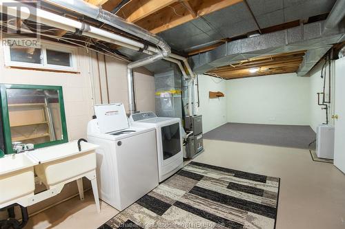 961 Daleview Crescent, Dresden, ON - Indoor Photo Showing Laundry Room