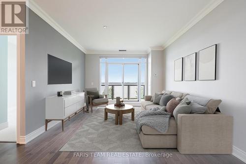 109 - 90 Orchard Point Road, Orillia, ON - Indoor Photo Showing Living Room