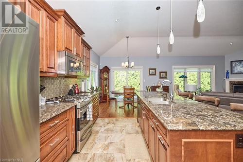 57 Stoneridge Crescent, Niagara-On-The-Lake, ON - Indoor Photo Showing Kitchen With Double Sink With Upgraded Kitchen