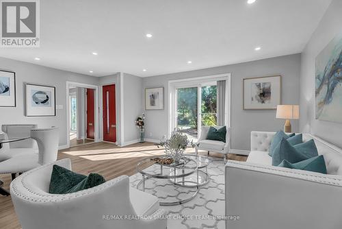 82 - 6 Esterbrooke Avenue, Toronto, ON - Indoor Photo Showing Living Room