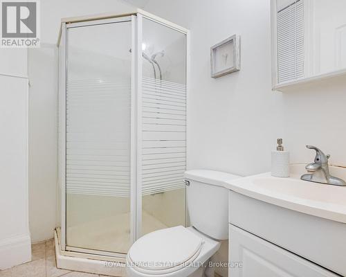 240 Jones Avenue, Toronto, ON - Indoor Photo Showing Bathroom