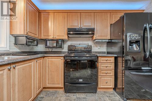 21 Doris Drive, Barrie, ON - Indoor Photo Showing Kitchen With Double Sink