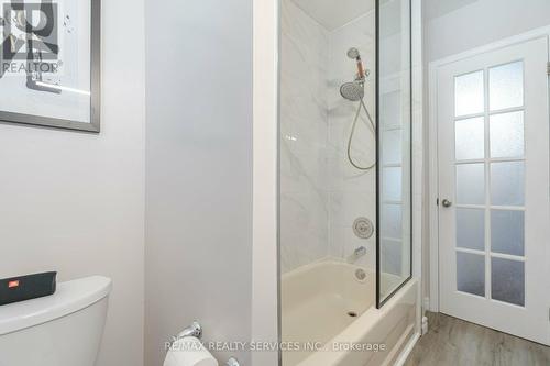 1 Ellendale Crescent, Brampton, ON - Indoor Photo Showing Bathroom