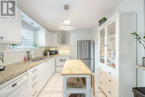 1 Ellendale Crescent, Brampton, ON - Indoor Photo Showing Kitchen With Double Sink