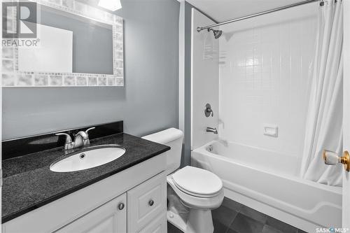 133 Churchill Drive, Saskatoon, SK - Indoor Photo Showing Bathroom