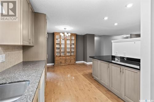 133 Churchill Drive, Saskatoon, SK - Indoor Photo Showing Kitchen