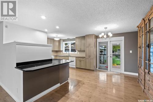 133 Churchill Drive, Saskatoon, SK - Indoor Photo Showing Kitchen