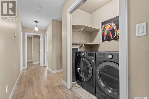 14 1703 Patrick Crescent, Saskatoon, SK - Indoor Photo Showing Laundry Room