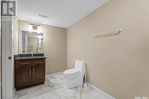 14 1703 Patrick Crescent, Saskatoon, SK - Indoor Photo Showing Bathroom