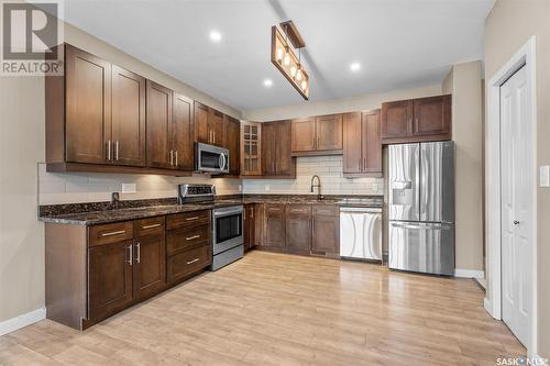 14 1703 Patrick Crescent, Saskatoon, SK - Indoor Photo Showing Kitchen