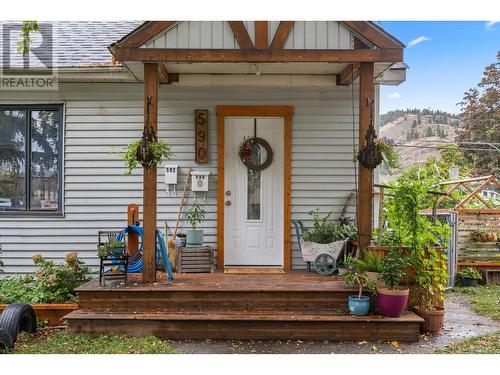 590-592 Bay Avenue, Kelowna, BC - Outdoor