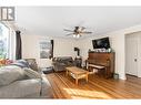 590-592 Bay Avenue, Kelowna, BC  - Indoor Photo Showing Living Room 