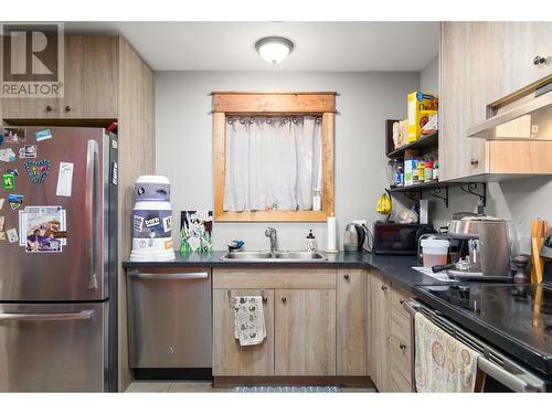 590-592 Bay Avenue, Kelowna, BC - Indoor Photo Showing Kitchen With Double Sink