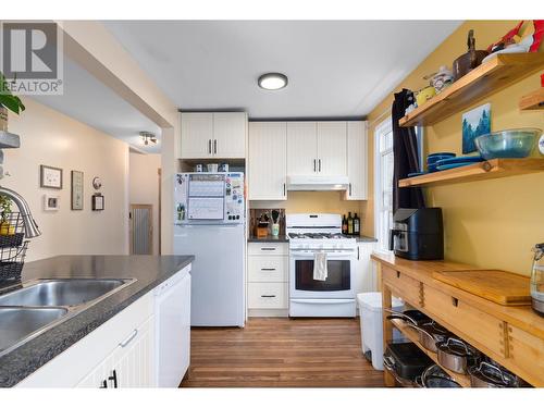 590-592 Bay Avenue, Kelowna, BC - Indoor Photo Showing Kitchen With Double Sink