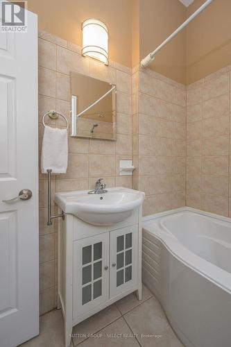 733 Princess Avenue, London, ON - Indoor Photo Showing Bathroom