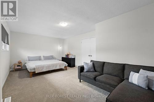 250 - 700 Osgoode Drive S, London, ON - Indoor Photo Showing Bedroom