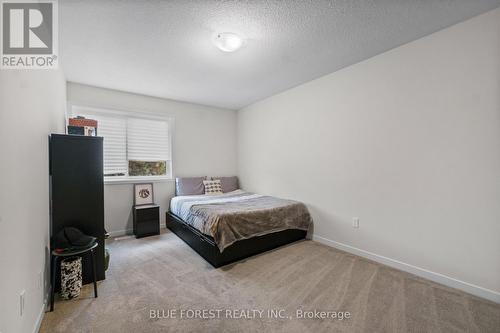 250 - 700 Osgoode Drive S, London, ON - Indoor Photo Showing Bedroom