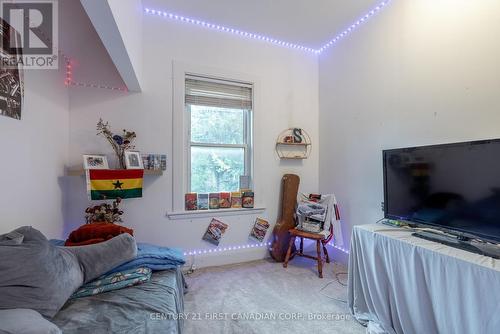 159 St James Street, London, ON - Indoor Photo Showing Living Room