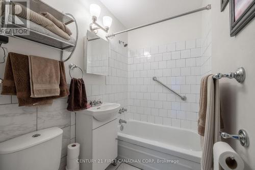 159 St James Street, London, ON - Indoor Photo Showing Bathroom