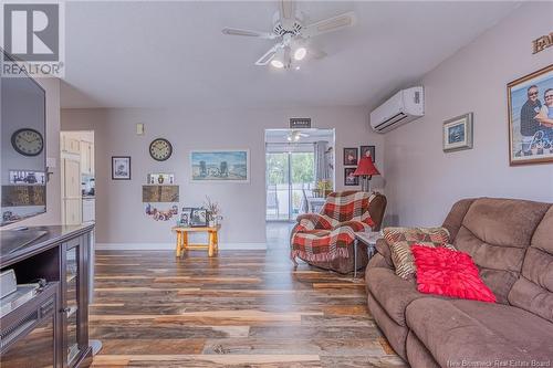 214 Maurice Crescent, Beresford, NB - Indoor Photo Showing Living Room