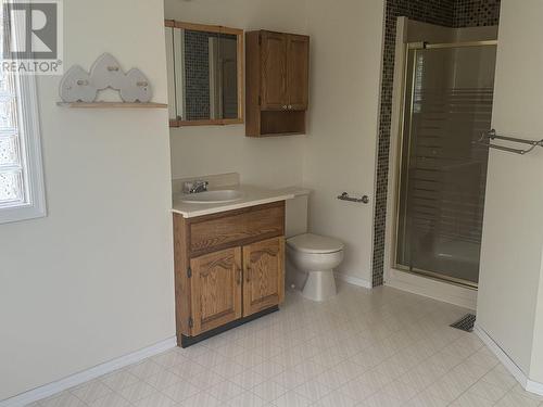 55 Columbia Drive, Mackenzie, BC - Indoor Photo Showing Bathroom