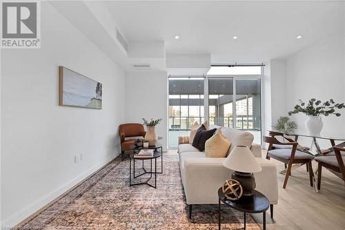 741 King Street W Unit# 201, Kitchener, ON - Indoor Photo Showing Living Room