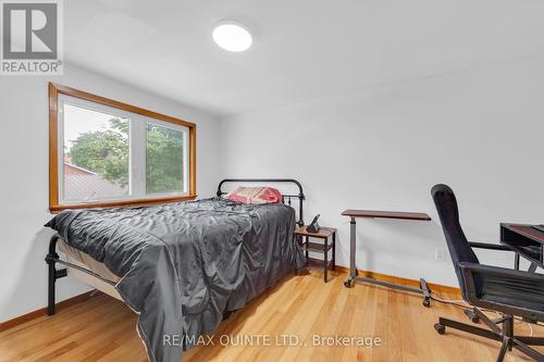 181 Dufferin Avenue, Quinte West, ON - Indoor Photo Showing Bedroom