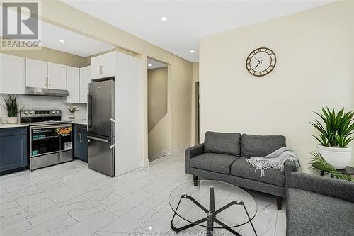 627 Assumption, Windsor, ON - Indoor Photo Showing Other Room