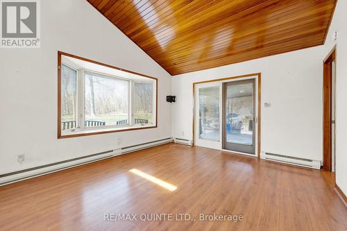 1094 Highway 2, Kingston, ON - Indoor Photo Showing Other Room