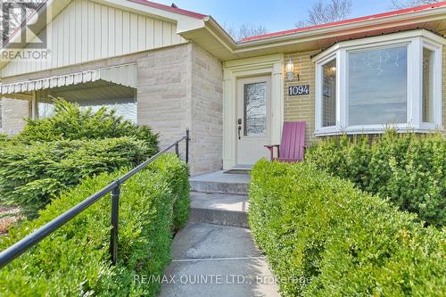 1094 Highway 2, Kingston, ON - Outdoor