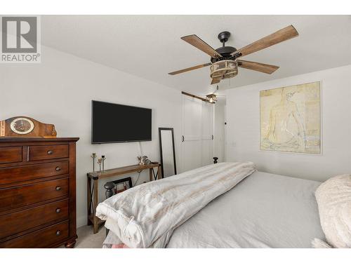 715 Barrera Road Unit# 8, Kelowna, BC - Indoor Photo Showing Bedroom