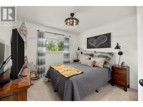 715 Barrera Road Unit# 8, Kelowna, BC - Indoor Photo Showing Bedroom