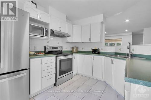 1085 Ballantyne Drive, Ottawa, ON - Indoor Photo Showing Kitchen