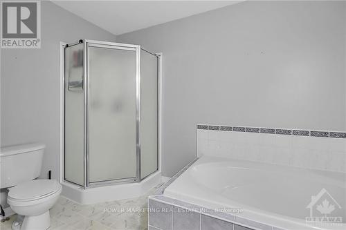 1085 Ballantyne Drive, Ottawa, ON - Indoor Photo Showing Bathroom